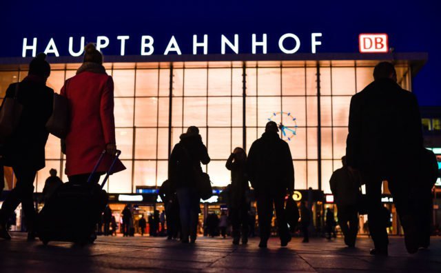 Nhà ga chính tại Cologne ngay sau  các cuộc tấn công dịp Năm mới (ảnh từ tháng 1 năm 2016) (Ảnh: Sascha Schuermann / Getty Images - Đức Epoch Times) 