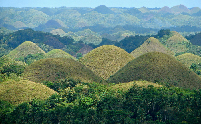 Khu đồi sô-cô-la ở Bohol, Philippines (Wikipedia.org) 