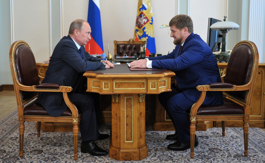 Vladimir Putin cùng với người được ông bảo trợ ở Chechnya, Ramzan Kadyrov (Alexey Nikolsky / AFP / Getty Images)
